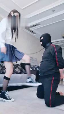 【猫神大人】JK小姐姐黑丝白鞋虐杀 bf19439