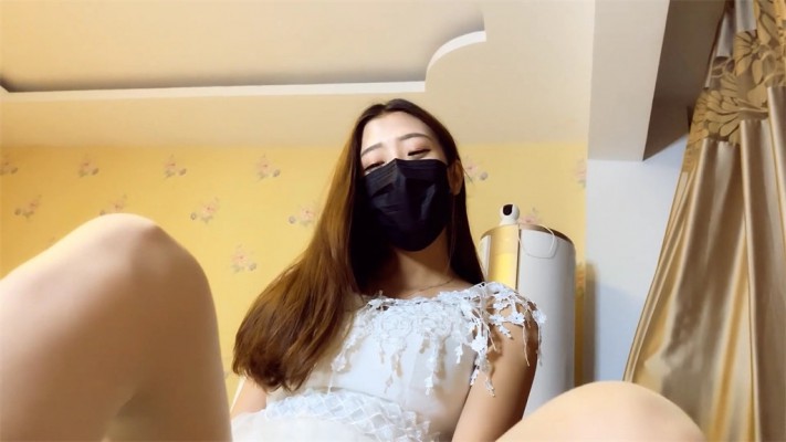 【婧児小主】晓G鞋跟虐踩肚脐搅动 两双高跟玩奴~ 折磨奴隶 YC-220405-8