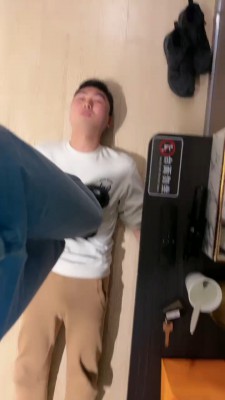 套路直播视频【年华S】脏短靴踩踏食物喂食贱狗 bf23727