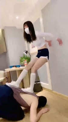 套路直播视频【浅夏大大】运动小妹踩踏狗舔脏鞋底 bf23798