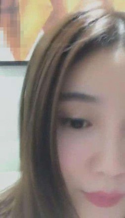 vivi女神最新玩弄淫荡男女奴践踏吃口水
