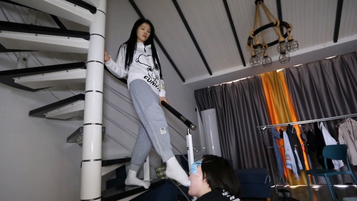 【惑心】贱狗舔我臭白袜