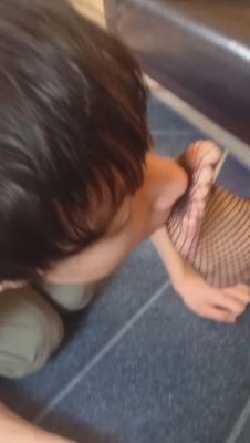 【真实】女神晴主和M讨论拍摄内容时被骂，恼羞成怒狠调嘴贱m 舔脚吃丝袜YC-220714-5