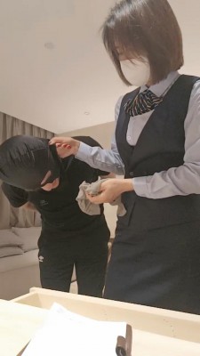 套路直播视频【芊兮殿下】猥琐男经理偷闻丝袜被逮住虐 bf24276