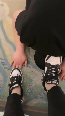 套路直播视频【万一】车模御姐AJ肉丝辱绿帽 bf24601