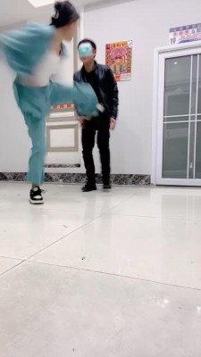 套路直播视频【孤傲女帝】暴力飞踹耳光专场 bf24853
