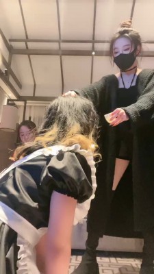 套路直播视频【微因】精彩-4S开发女仆店员工/狗爬/圣水【四视角压缩版】bf25150