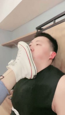 套路直播视频【小劳拉】跆拳道女神暴打/踩踏/强制闻鞋 bf25496