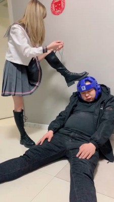 套路直播视频【精神小妹】双学生S骑马/遛狗/踩踏提档/深喉 bf25841