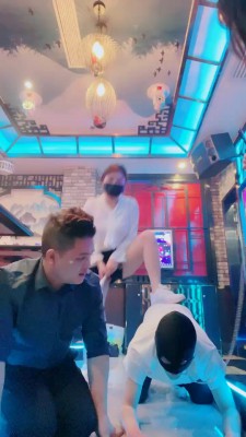 套路直播视频【甜心教主】双女神KTV虐狗/喝圣水/舔脏鞋 bf25623