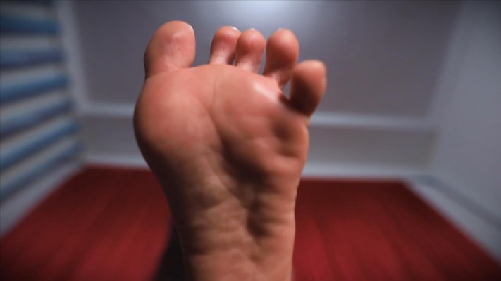 『奴隶岛』—灵灵脚下渺小低贱的你POV k754361564-230312
