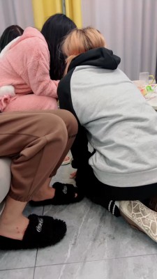 套路直播视频【天津女仆店】母畜VS女仆小姐姐-舔脏鞋/喝圣水/全体重踩踏 bf26119