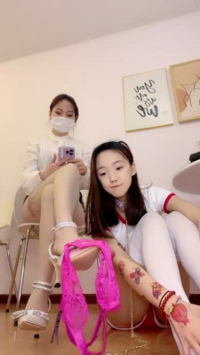 套路直播视频【绿子S】真实开发可爱女闺蜜做狗【完整版】 bf26217