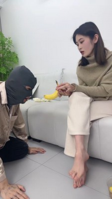 套路直播视频【狗哥】重口-踩踏食物喂食 bf26395