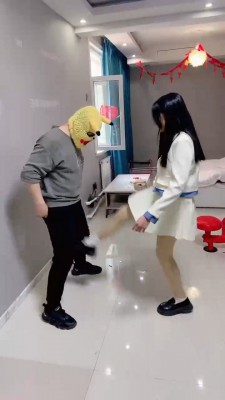套路直播视频【精神小妹】3S学生重度踢打/踩踏/提档 bf26263