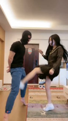 套路直播视频【奈奈生】强制小白鞋提档/闻白袜/吮吸脚趾/喝洗脚水 bf26661
