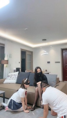 【妆主大大】黑丝高跟长腿-情侣奴非要下跪做狗
