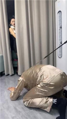 【樱木花道】绿帽老公被拴着羞辱