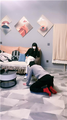 【大小姐S】牵狗链/跪舔脏鞋白袜/强制闻鞋