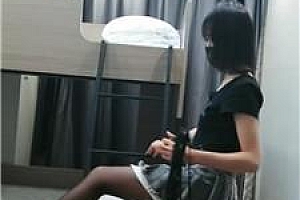 【LaiLai】精神小妹高跟运动鞋踩踏踩头/闻舔黑丝脚 bf43035
