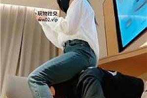 【妮蔻】骑马掐乳/吃袜子/铆钉肉丝蹂躏 bf46308