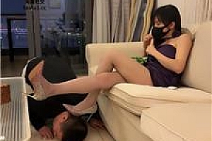 【伊晨】绿帽专场-阳台跪舔灰丝高跟/踩狗爪/踢裆喝圣水【双视角】bf49977