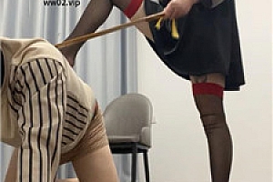 【姗姗】黑丝美腿踩虐/戒尺虐打 JS241106-15
