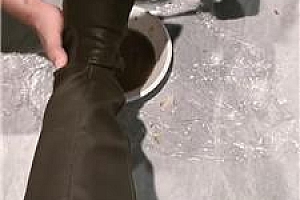 【芮兮】贱狗甘愿为主人刷鞋爱吃刷鞋水 JS241106-9