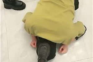 【蜜蜂00后情侣主】偷情回家虐绿帽老公 JS241125-30