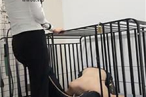 【白栀】囚禁狗笼/小白鞋踢踹/高跟踩踏/坐脸窒息虐乳 bf47428