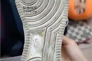 【奇了怪了】转胯狗爬鞭打/闻舔小白鞋白袜 JS241213-10