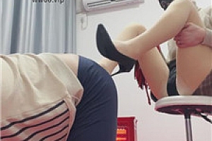 【姗姗】高跟肉丝碾压踩散鞭狂抽    241218-5