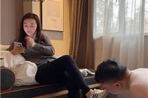 【金融女主】贝壳头捂裸足原味狂舔 JS241224-7