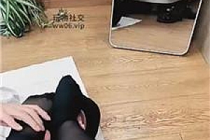 【喵喵大王】黑丝脚踩虐/坐脸窒息/踩踏喂食【完整版】JS250123-31