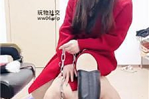 【南月女神】长靴踩虐鞭打-强迫圣水 JS250214-33