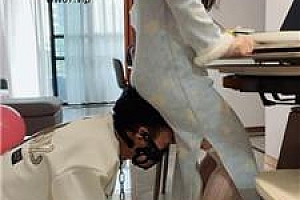 【南月女神】胯下物化家具奴-脚下喂食 JS250224-24