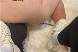 【佳佳】运动鞋白袜踩地毯奴 bf50445