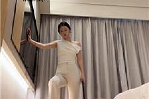 【娩娩】踢裆挑战/暴力鞭打开发【上下合集】 bf50876