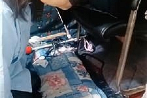 【伪娘和人妻】蓬头垢面的狗舔白棉袜 JS250111-37