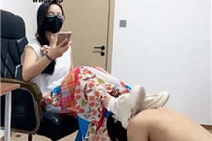 【南月女神】踩踏鞭打/舔脏鞋玉足 bf51342