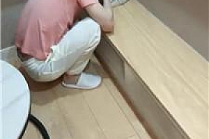 【蜜桃】黑丝美腿全体重踩踏 JS250327-23