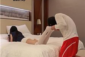 【缈缈】体育生下跪迷恋脏白丝 bf52238