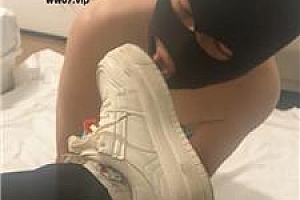 【酥酥】舔闻脏鞋白棉袜臭脚 JS250410-19