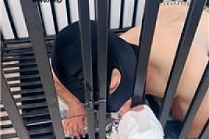 【小妮】囚禁狗笼-健身回来气味辱 bf52999