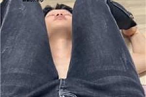 【煎饼狗子】裸足狂舔深喉-脚耳光 JS250429-44