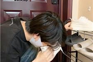 【冰冰】邻居偷闻运动鞋被发现 bf53325
