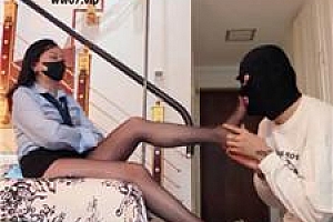 【小妮】白领S-黑丝美腿虐杀 bf53535