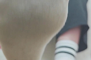 小野臭袜子和闺蜜剧情羞辱