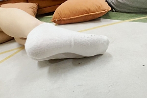 【第5风格】女警被罪犯强迫玩白袜脚第二部 YC-241101-6