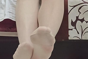 娇娇臭丝袜第一视角恋足展示